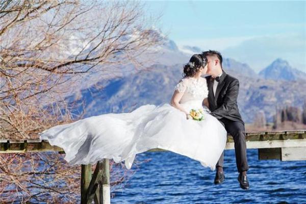 男蛇女马结婚吉日_男蛇和女马结婚合适吗